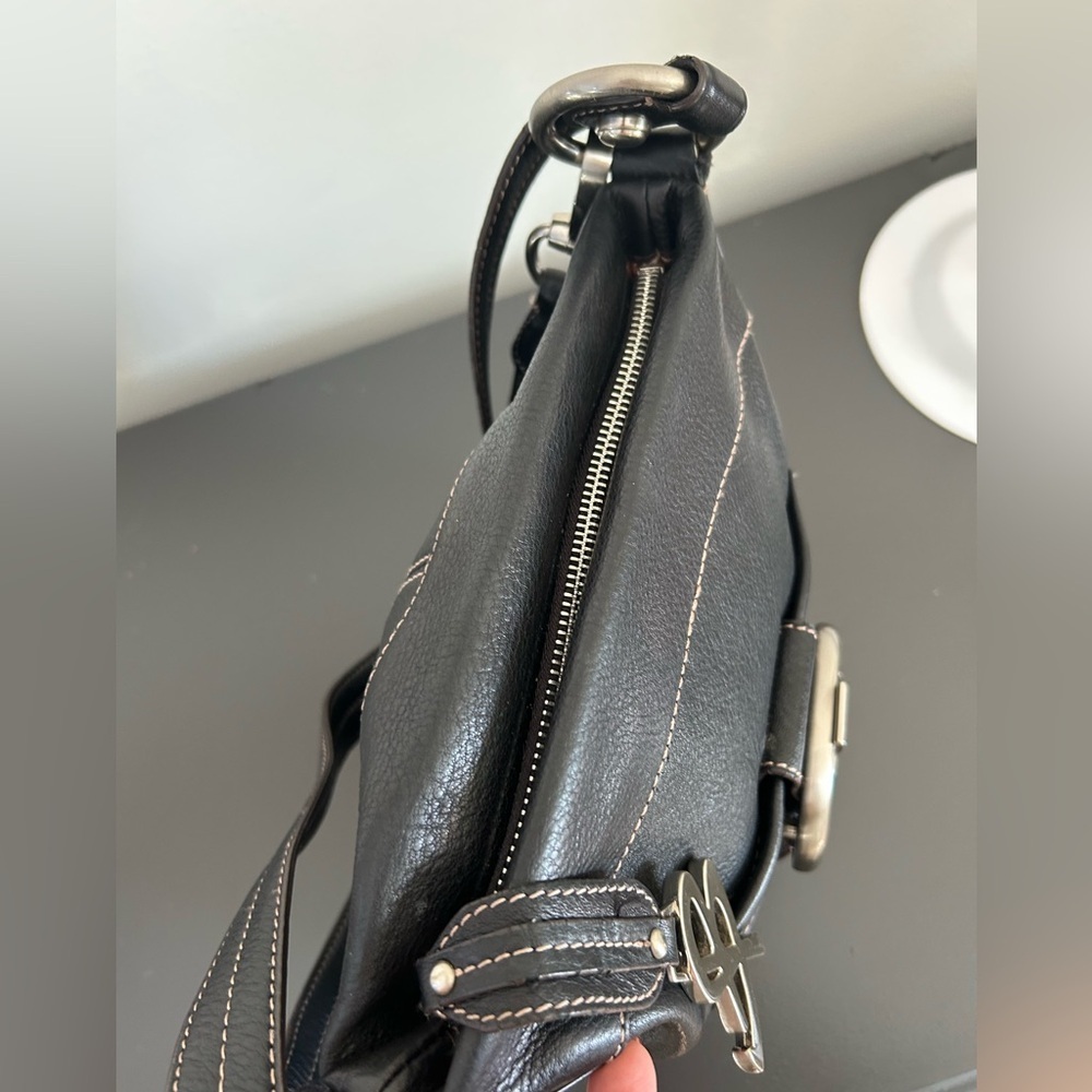 B. Makowsky Black Leather Shoulder Bag Buckle crossbody - Picture 8 of 14